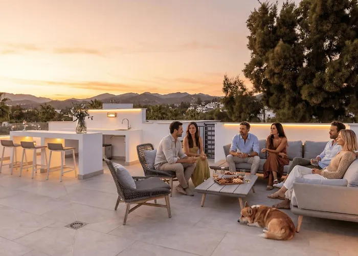 Vacation I La Plage, Luxury Villa, Private Heated Pool, Rooftop Hot Tub, Walking Distance To The Finest Beaches Villa *