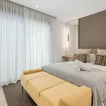 Vacation I La Plage, Luxury Villa, Private Heated Pool, Rooftop Hot Tub, Entertainment Room, Walking Distance To The Finest Beaches Вилла *