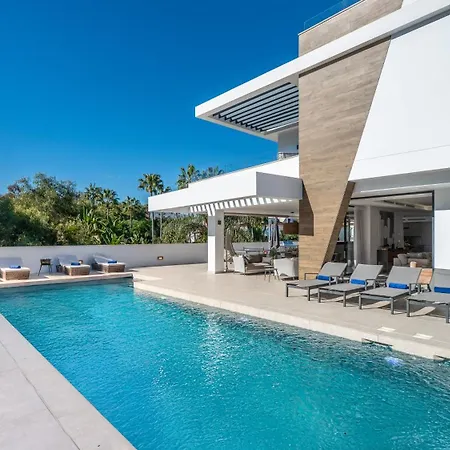 Willa Vacation I La Plage, Luxury Villa, Private Heated Pool, Rooftop Hot Tub, Walking Distance To The Finest Beaches