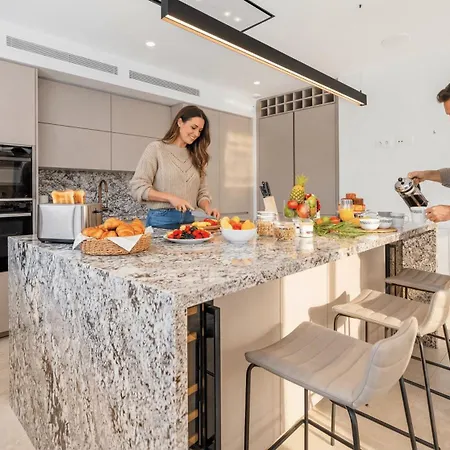 Vacation I La Plage, Luxury Villa, Private Heated Pool, Rooftop Hot Tub, Walking Distance To The Finest Beaches Willa