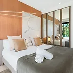 Vacation I La Plage, Luxury Villa, Private Heated Pool, Rooftop Hot Tub, Entertainment Room, Walking Distance To The Finest Beaches Villa Marbella