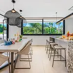Vacation I La Plage, Luxury Villa, Private Heated Pool, Rooftop Hot Tub, Entertainment Room, Walking Distance To The Finest Beaches Vila *