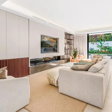 빌라 Vacation I La Plage, Luxury Villa, Private Heated Pool, Rooftop Hot Tub, Walking Distance To The Finest Beaches *