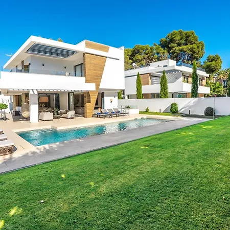 Vacation I La Plage, Luxury Villa, Private Heated Pool, Rooftop Hot Tub, Walking Distance To The Finest Beaches *