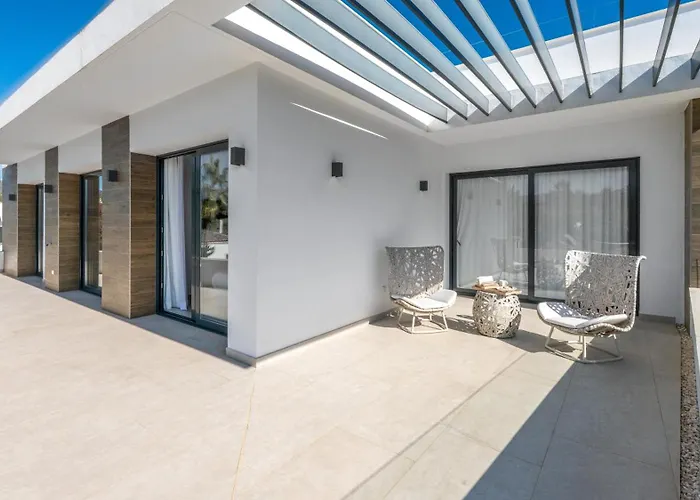Villa Vacation I La Plage, Luxury Villa, Private Heated Pool, Rooftop Hot Tub, Walking Distance To The Finest Beaches *