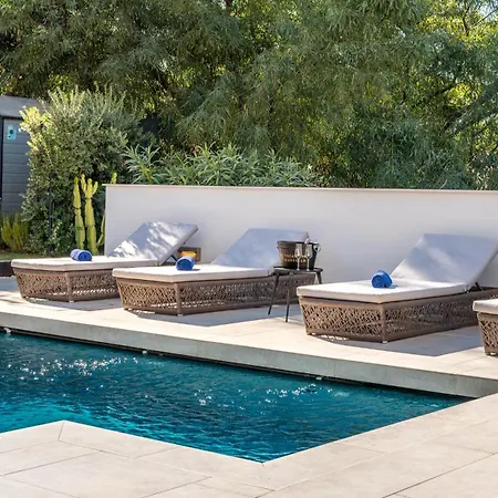 Villa Vacation I La Plage, Luxury Villa, Private Heated Pool, Rooftop Hot Tub, Walking Distance To The Finest Beaches *